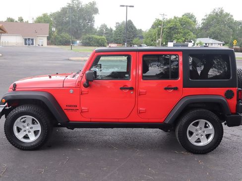 Used 2013 Jeep Wrangler Unlimited Sport AWD/4WD image 9