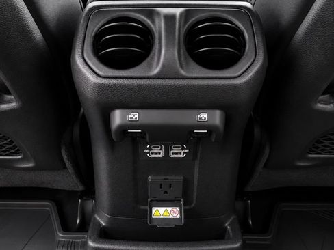 Used 2024 Jeep Wrangler Unlimited Rubicon AWD/4WD image 27