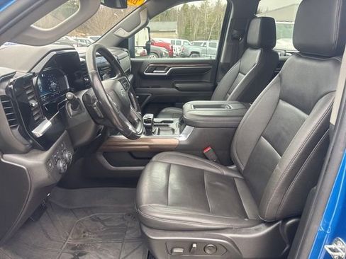 Used 2022 Chevrolet Silverado 1500 RST w/ Convenience Package II AWD/4WD image 11