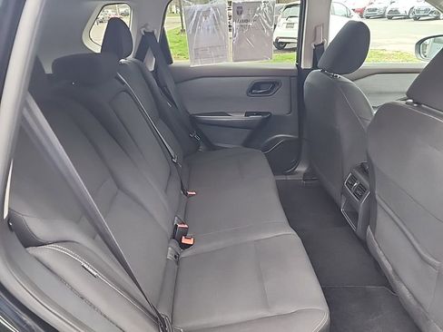 Used 2023 Nissan Rogue S image 28