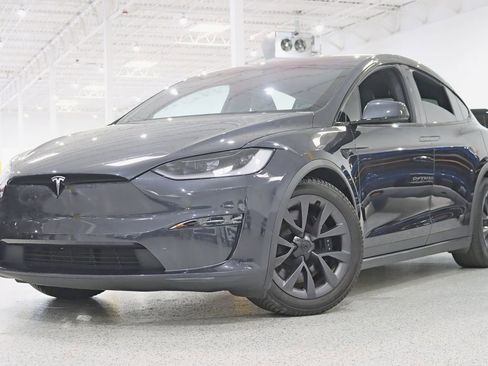 Used 2024 Tesla Model X AWD/4WD image 5