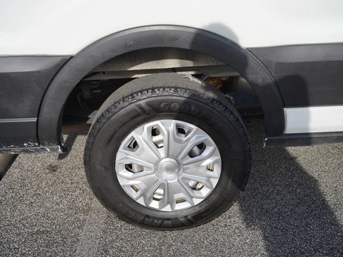 Used 2021 Ford Transit 250 Low Roof RWD image 26