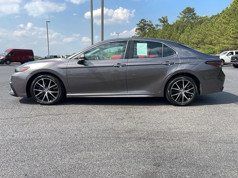 Used 2023 Toyota Camry SE FWD image 8