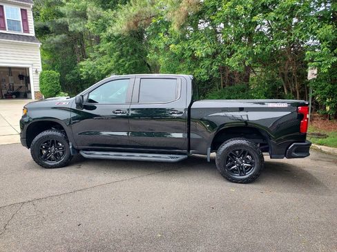 Used 2024 Chevrolet Silverado 1500 LT Trail Boss w/ LT Trail Boss Premium Package AWD/4WD image 7