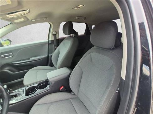 Used 2025 Kia K4 FWD image 13