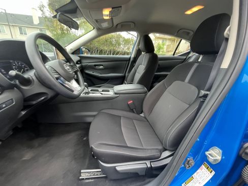 Used 2025 Nissan Sentra SV image 24