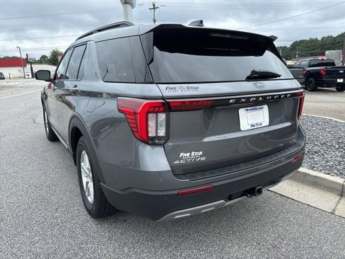 New 2025 Ford Explorer Active w/ Active Comfort Package image 9
