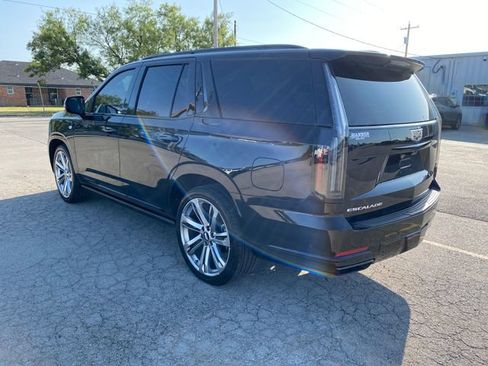 Used 2025 Cadillac Escalade Sport w/ Touring Package AWD/4WD image 4