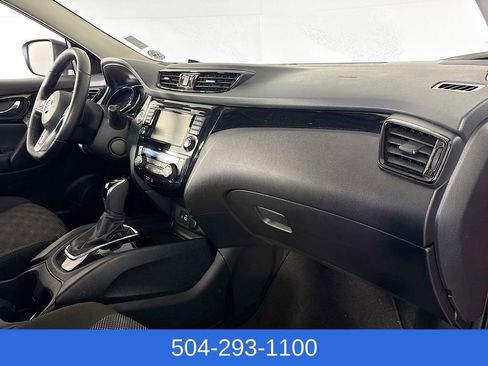 Used 2021 Nissan Rogue Sport SV FWD image 28