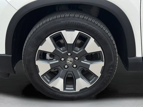 Certified 2026 Honda Pilot Touring image 5