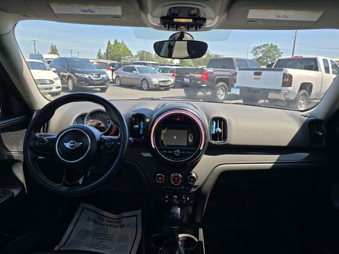 Used 2017 MINI Cooper Countryman FWD image 12