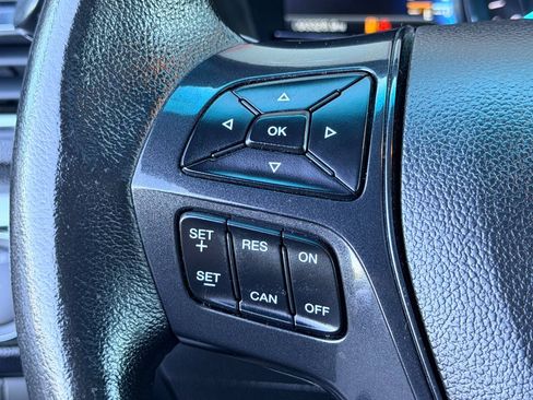 Used 2016 Ford Explorer XLT w/ Equipment Group 201A FWD image 33