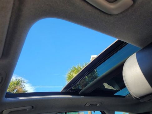 Used 2019 Hyundai Santa Fe Limited image 5