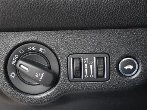 Used 2018 Dodge Challenger R/T Plus image 28