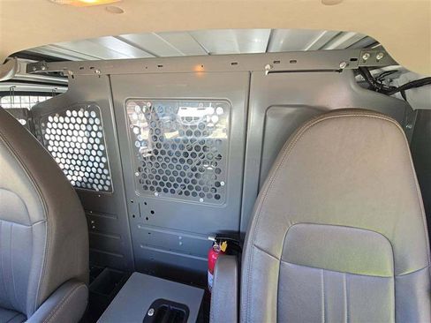 Used 2015 Chevrolet Express 2500 RWD image 9