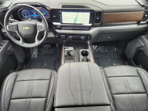 Used 2025 Chevrolet Silverado 1500 High Country w/ High Country Premium Package AWD/4WD image 28