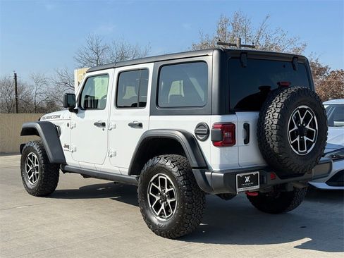 Used 2024 Jeep Wrangler Unlimited Rubicon image 11