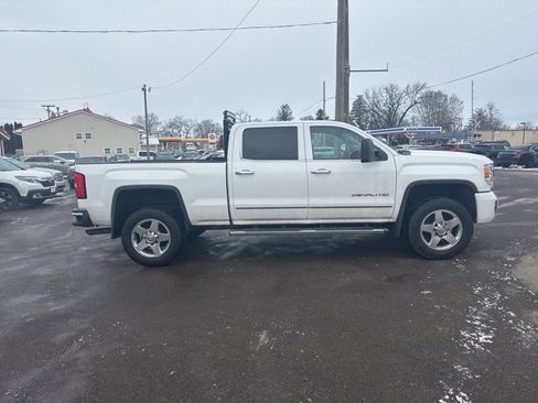 Used 2015 GMC Sierra 2500 Denali image 2