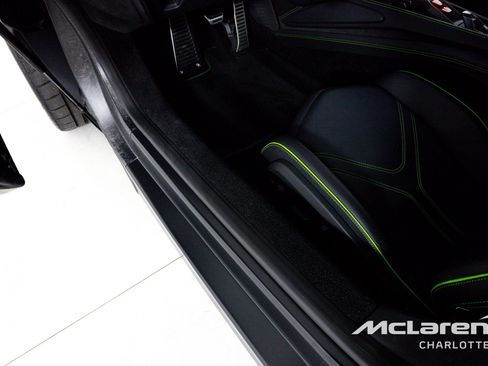 Used 2024 Lamborghini Revuelto AWD/4WD image 18