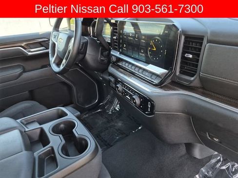 Used 2025 Chevrolet Silverado 1500 LT AWD/4WD image 13