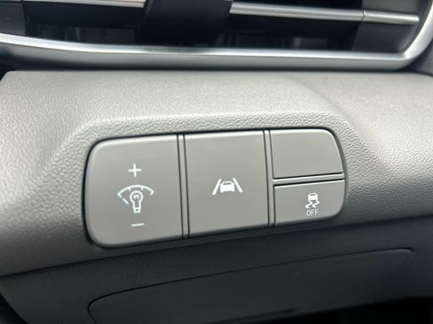 Used 2023 Hyundai Elantra SEL image 23