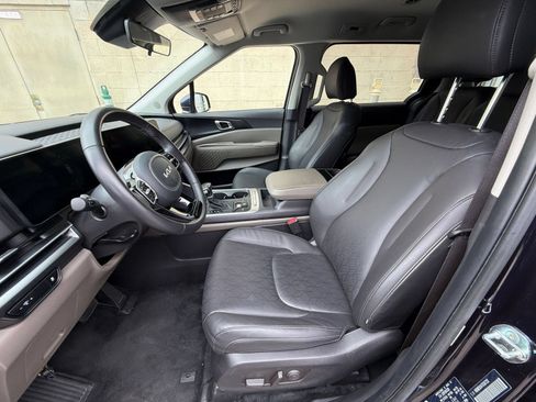 Used 2026 Kia Carnival FWD image 24
