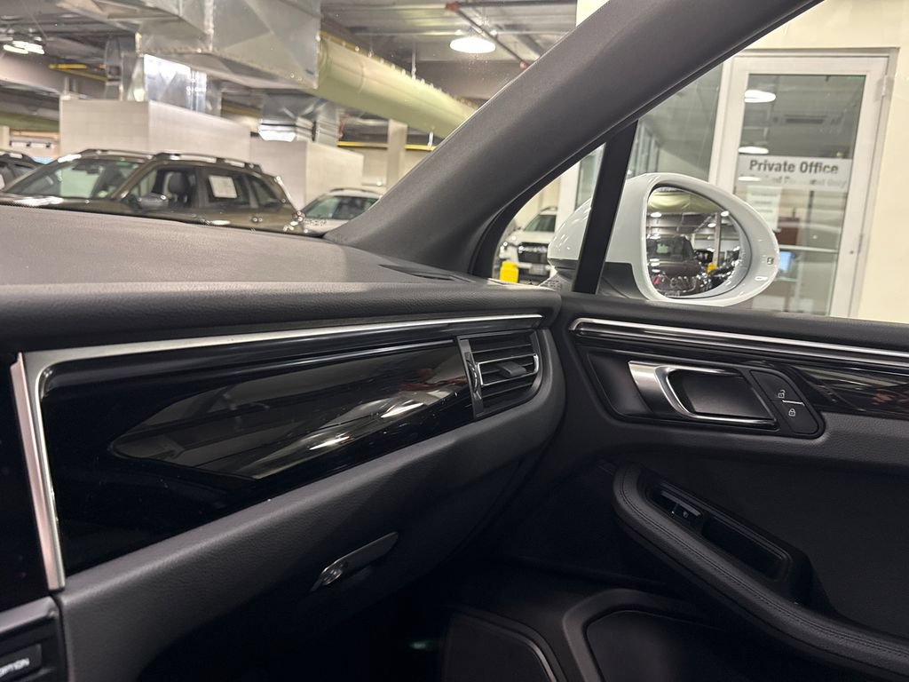 Used 2021 Porsche Macan S AWD/4WD image 20