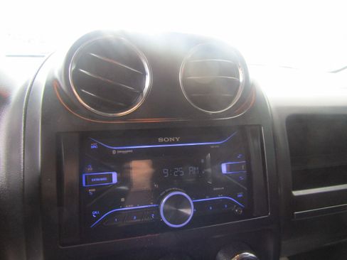 Used 2016 Jeep Patriot High Altitude image 12