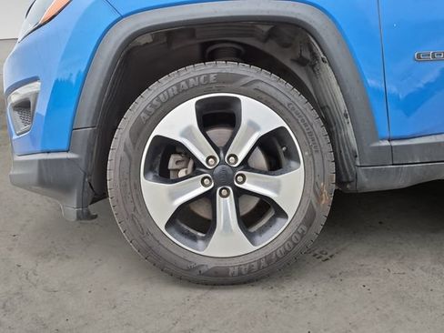Used 2018 Jeep Compass Latitude w/ Popular Equipment Group AWD/4WD image 9