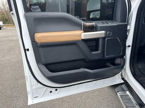 Used 2022 Ford F250 Lariat w/ Lariat Value Package image 23