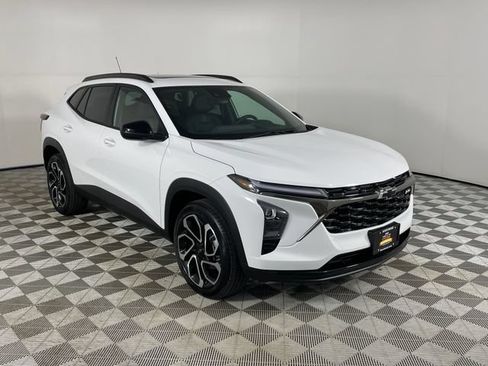 New 2026 Chevrolet Trax RS w/ Sunroof Package FWD image 15