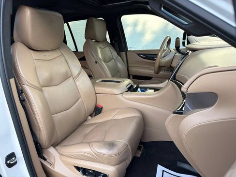 Used 2019 Cadillac Escalade Platinum AWD/4WD image 15