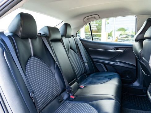 Used 2020 Toyota Camry SE FWD image 25