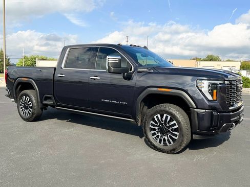 Used 2024 GMC Sierra 2500 Denali Ultimate image 1