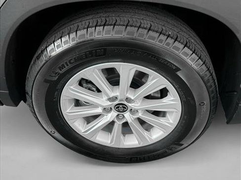 Certified 2025 Toyota Grand Highlander AWD image 9