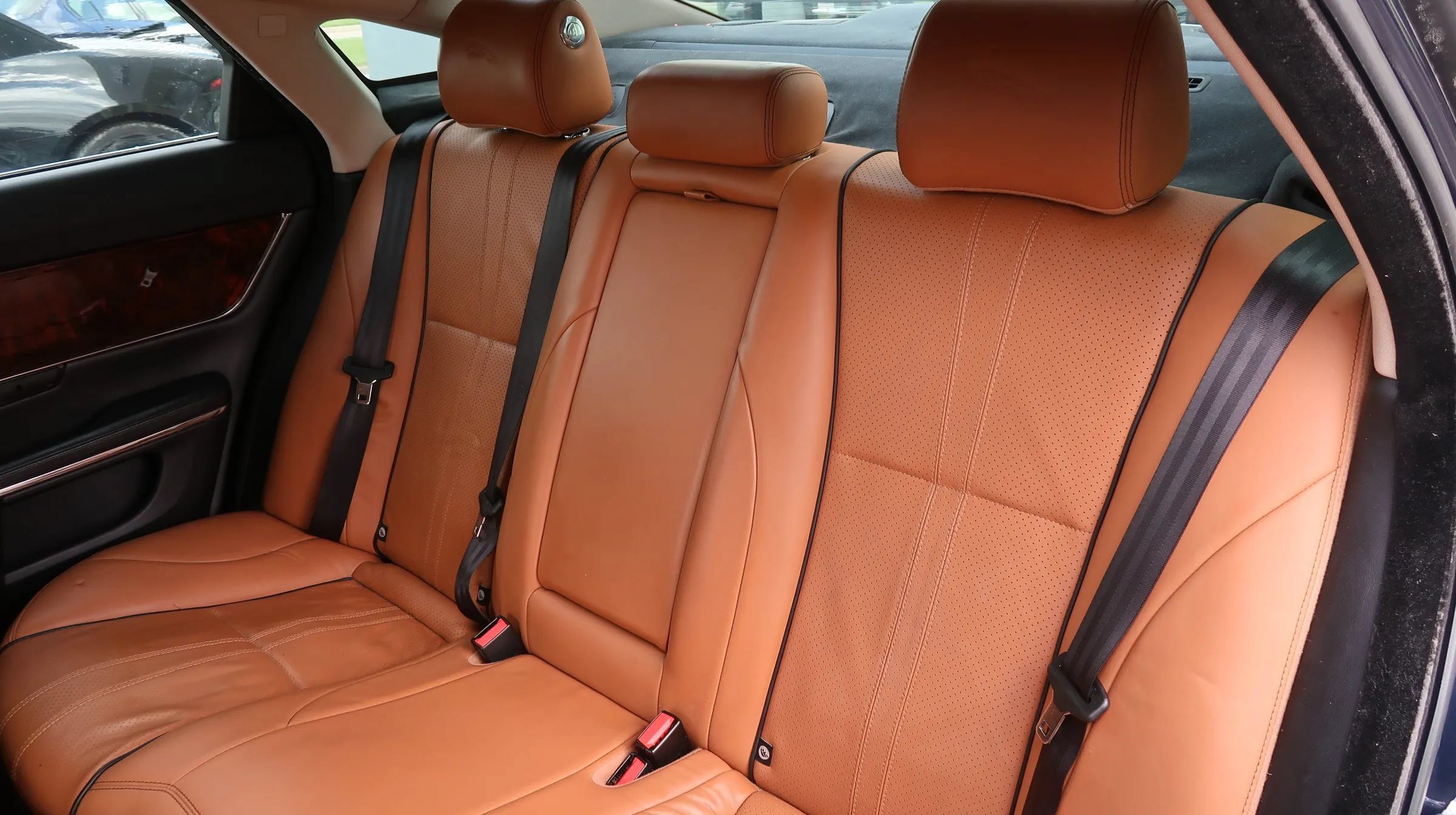 Used 2016 Jaguar XJ R-Sport RWD image 20