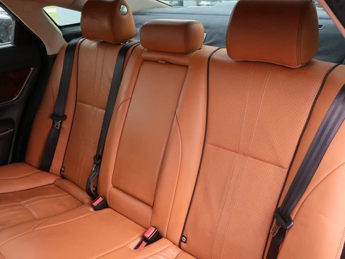 Used 2016 Jaguar XJ R-Sport RWD image 20