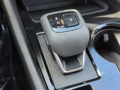 Used 2024 Nissan Rogue SV image 12