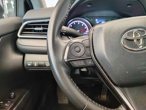 Used 2024 Toyota Camry SE image 11