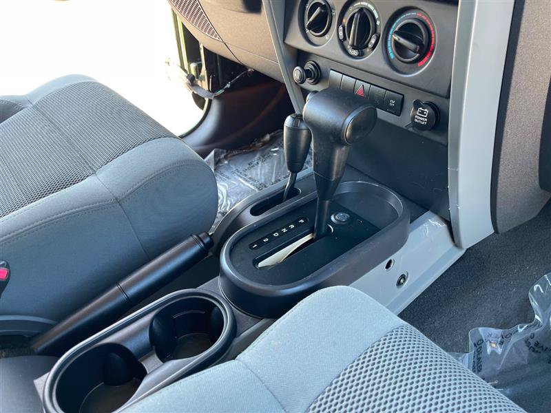 Used 2007 Jeep Wrangler Sahara w/ Dual Top Group AWD/4WD image 24