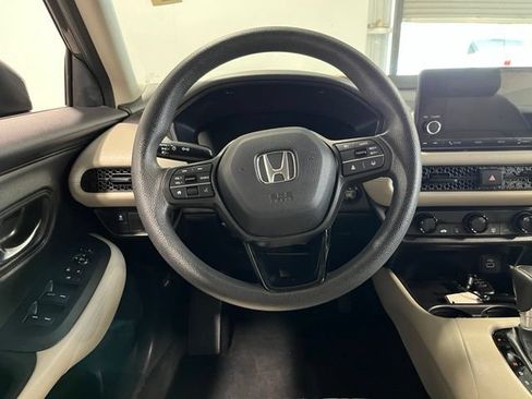 Used 2023 Honda HR-V LX image 21