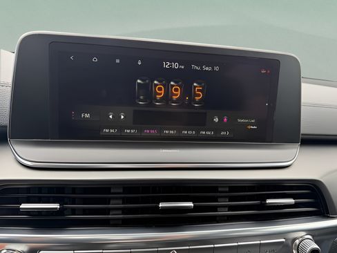 Used 2022 Kia Telluride S FWD image 15