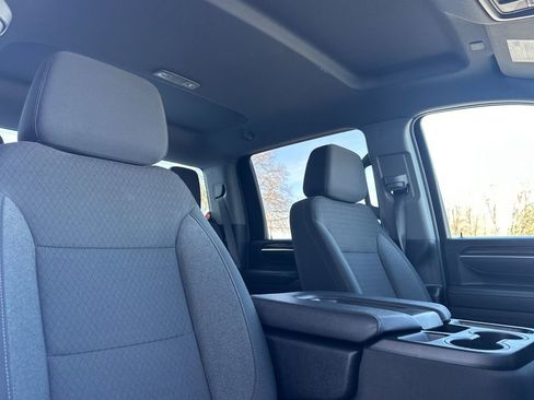 Used 2025 Chevrolet Silverado 2500 LT w/ Convenience Package image 16