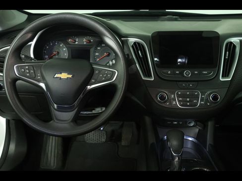 Used 2024 Chevrolet Malibu LT FWD image 11