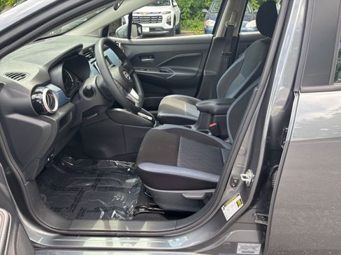 Used 2025 Nissan Versa SV FWD image 22
