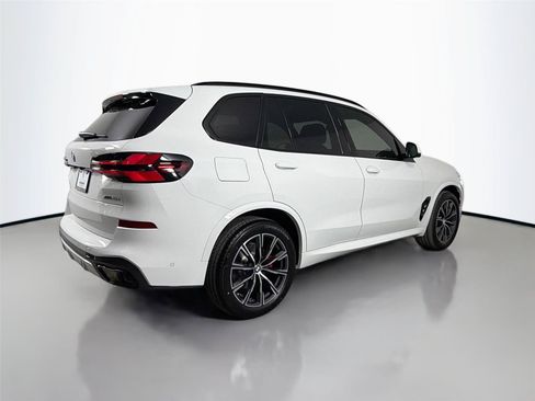 New 2026 BMW X5 xDrive40i w/ M Sport Package AWD/4WD image 9