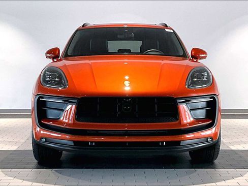 Used 2025 Porsche Macan image 13