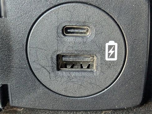 Used 2021 Ford Expedition XLT image 17