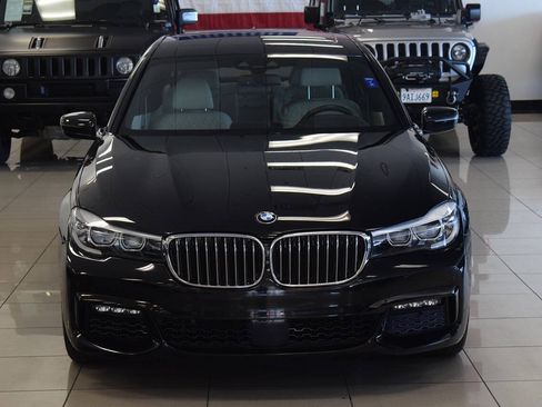 Used 2017 BMW 740i RWD image 10