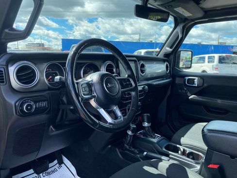 Used 2020 Jeep Wrangler Unlimited Sahara w/ Dual Top Group AWD/4WD image 11
